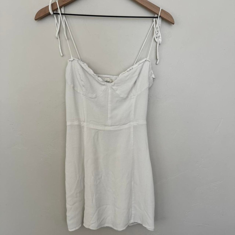 Aritizia Wilfred White Mini Dress Size Small Flirty Feminine Summer Babydoll